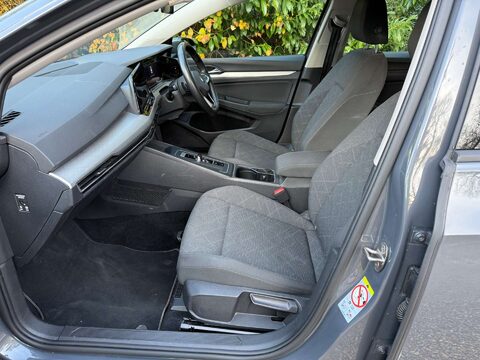 Volkswagen Golf 1.5 Golf Life eTSI Semi-Auto 5dr 8