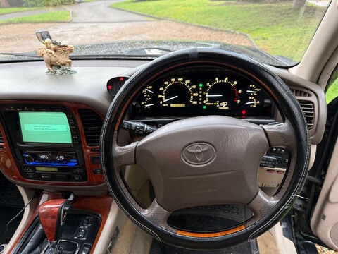 Toyota Land Cruiser Amazon 4.7 VX SUV 5dr Petrol Automatic (405 g/km, 232 bhp) 16