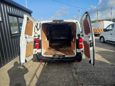 Vauxhall Vivaro L2H1 2900 DYNAMIC S/S 9