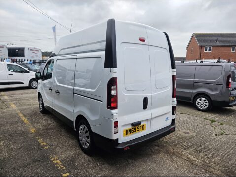 Nissan NV300 DCI TEKNA L2H2 P/V 4