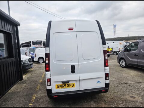Nissan NV300 DCI TEKNA L2H2 P/V 6