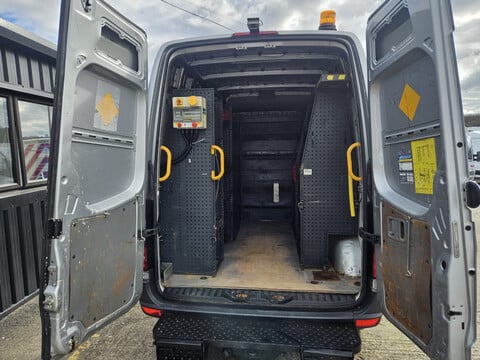 Mercedes-Benz Sprinter 313 CDI SWB 9