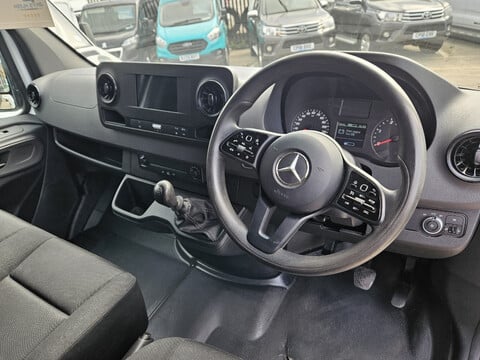 Mercedes-Benz Sprinter 315 CDI PROGRESSIVE 8
