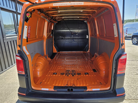 Volkswagen Transporter T32 TDI P/V STARTLINE BMT 8
