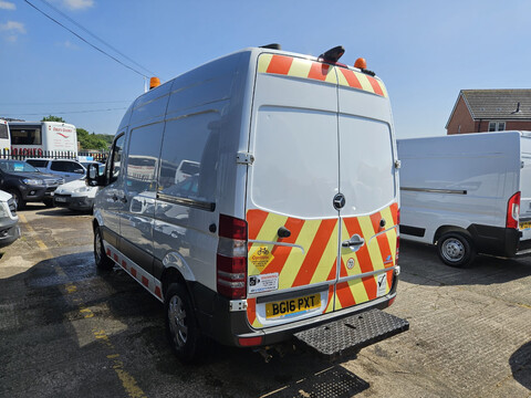 Mercedes-Benz Sprinter 313 CDI SWB 4