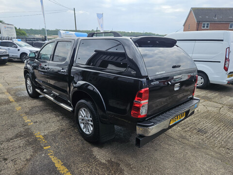 Toyota Hilux INVINCIBLE 4X4 D-4D DCB 4