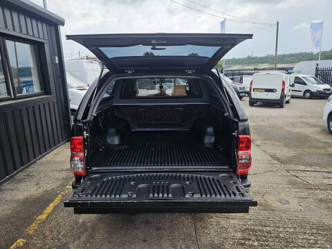 Toyota Hilux INVINCIBLE 4X4 D-4D DCB 10