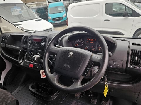 Peugeot Boxer BLUEHDI 335 L2 8