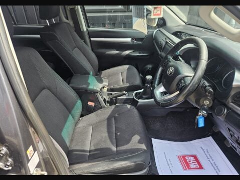 Toyota Hilux ICON 4WD D-4D DCB 7