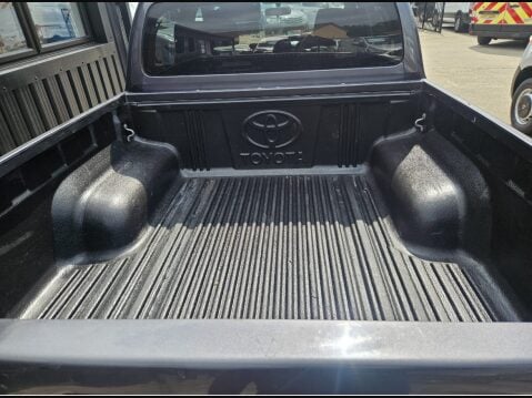 Toyota Hilux ICON 4WD D-4D DCB 9