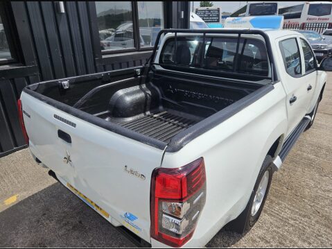 Mitsubishi L200 DI-D 4LIFE DCB 9