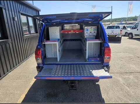 Toyota Hilux ACTIVE 4WD D-4D DCB TSS 8