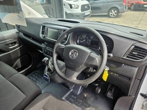 Vauxhall Vivaro L2H1 F2900 PRO S/S 8