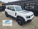 Land Rover Defender S MHEV