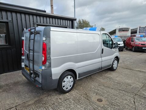 Vauxhall Vivaro 2700 CDTI 6