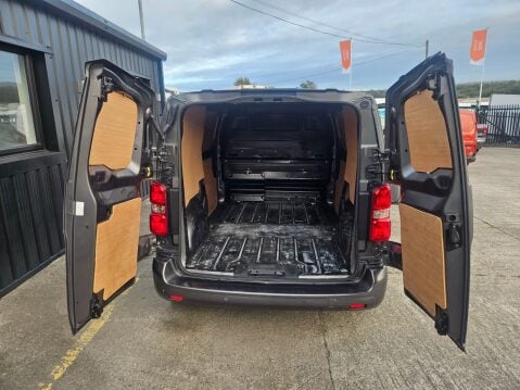 Vauxhall Vivaro L1H1 2700 SPORTIVE S/S 9