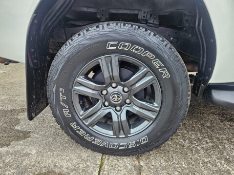 Toyota Hilux ICON 4WD D-4D DCB 10
