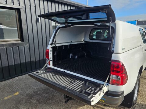 Toyota Hilux ACTIVE 4WD D-4D DCB 11