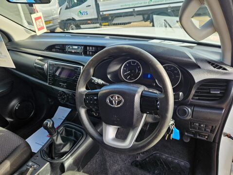 Toyota Hilux ACTIVE 4WD D-4D DCB 9
