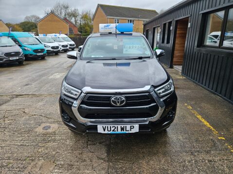 Toyota Hilux INVINCIBLE 4WD D-4D DCB 2