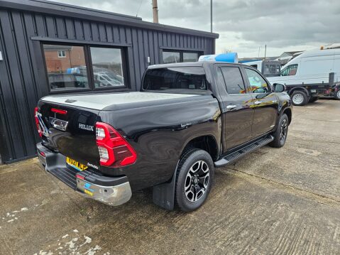 Toyota Hilux INVINCIBLE 4WD D-4D DCB 6