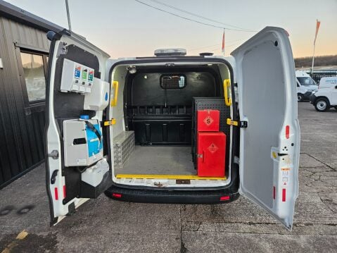 Ford Transit Custom 320 LEADER DCIV ECOBLUE 10