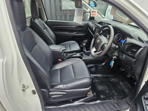 Toyota Hilux ACTIVE 4WD D-4D S/C 7