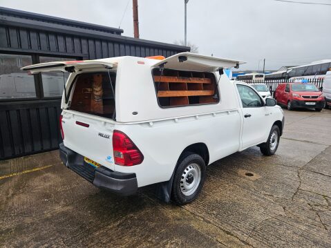 Toyota Hilux ACTIVE 4WD D-4D S/C 9