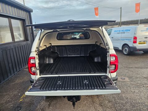 Toyota Hilux INVINCIBLE 4WD D-4D DCB 9