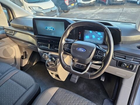 Ford Transit Custom Limited 8