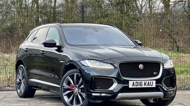Jaguar F-Pace 3.0 D300 V6 First Edition Auto AWD Euro 6 (s/s) 5dr Service History