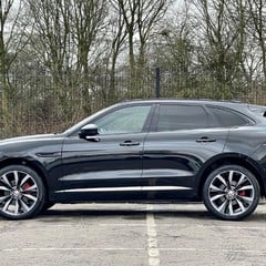 Jaguar F-Pace 3.0 D300 V6 First Edition Auto AWD Euro 6 (s/s) 5dr 7