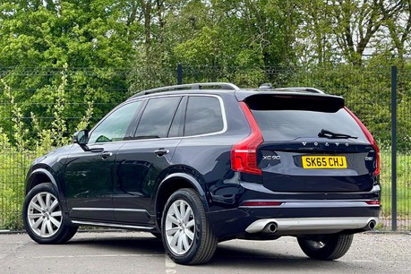 Volvo XC90 2.0 D5 Momentum Geartronic 4WD Euro 6 (s/s) 5dr Image 8