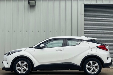 Toyota C-HR 1.8 C-HR Icon HEV CVT 5dr 4