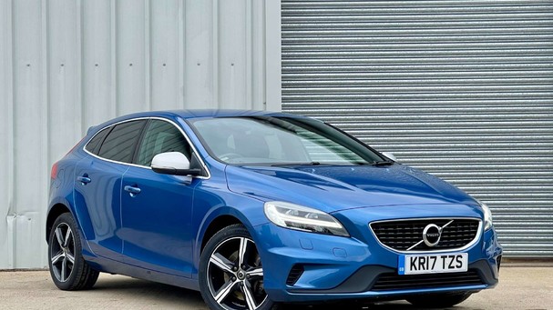 Volvo V40 2.0 V40 R-Design Nav+ D3 5dr Service History