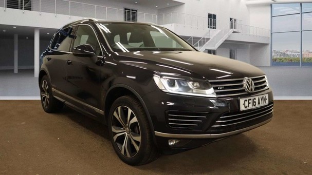 Volkswagen Touareg 3.0 TDI V6 BlueMotion Tech R-Line SUV 5dr Diesel Tiptronic 4WD Euro 6 (s/s) Service History