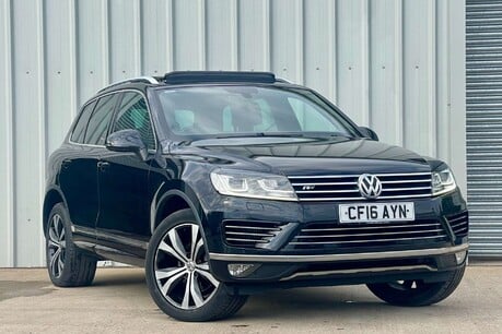 Volkswagen Touareg 3.0 TDI V6 BlueMotion Tech R-Line SUV 5dr Diesel Tiptronic 4WD Euro 6 (s/s)