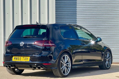 Volkswagen Golf 2.0 Golf R DSG 4WD 3dr 7