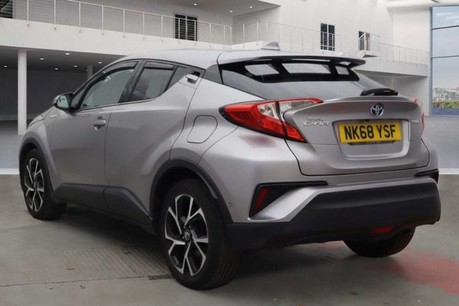 Toyota C-HR 1.8 VVT-h Design SUV 5dr Petrol Hybrid CVT Euro 6 (s/s) (122 ps) 4