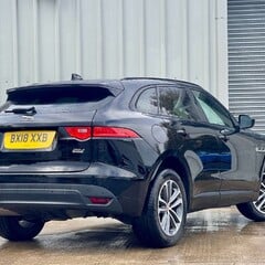 Jaguar F-Pace 2.0 D180 R-Sport SUV 5dr Diesel Auto AWD Euro 6 (s/s) (180 ps) 7