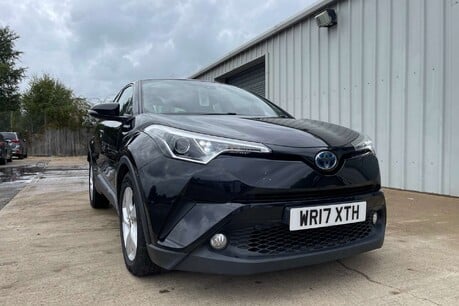 Toyota C-HR 1.8 VVT-h Icon SUV 5dr Petrol Hybrid CVT Euro 6 (s/s) (122 ps) 9