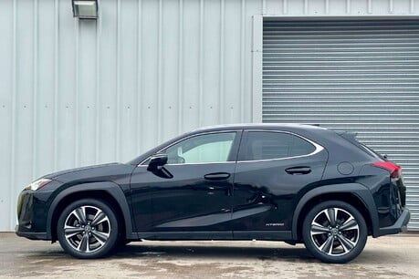 Lexus Ux 2.0 250h SUV 5dr Petrol Hybrid E-CVT E-FOUR Euro 6 (s/s) (184 ps) 4