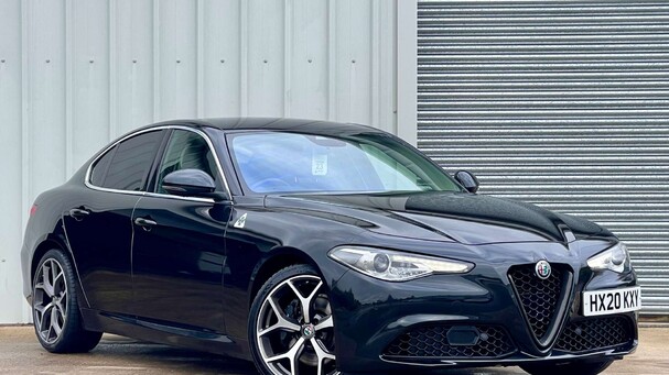 Alfa Romeo Giulia 2.0T Lusso Ti Saloon 4dr Petrol Auto Euro 6 (s/s) (200 ps) Service History