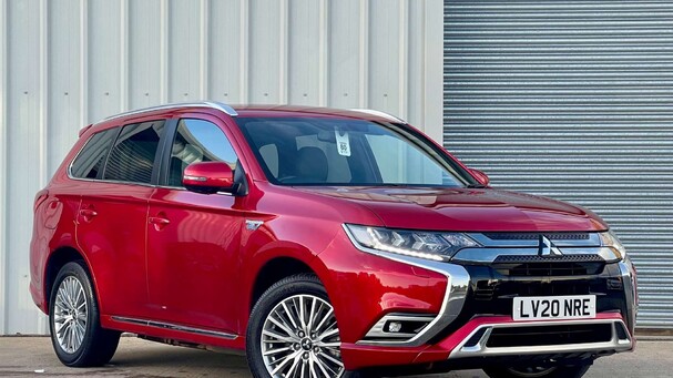 Mitsubishi Outlander 2.4h TwinMotor 13.8kWh Exceed SUV 5dr Petrol Plug-in Hybrid CVT 4WD Euro 6  Service History