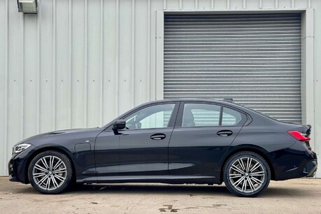 BMW 3 Series 2.0 330e 12kWh M Sport Saloon 4dr Petrol Plug-in Hybrid Auto Euro 6 (s/s) ( 4