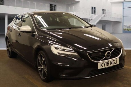 Volvo V40 2.0 D3 R-Design Pro Hatchback 5dr Diesel Auto Euro 6 (s/s) (150 ps) 1