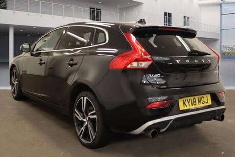 Volvo V40 2.0 D3 R-Design Pro Hatchback 5dr Diesel Auto Euro 6 (s/s) (150 ps) 4