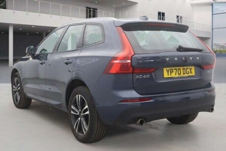 Volvo XC60 2.0 B5 MHEV Momentum SUV 5dr Petrol Hybrid Auto AWD Euro 6 (s/s) (250 ps) 4