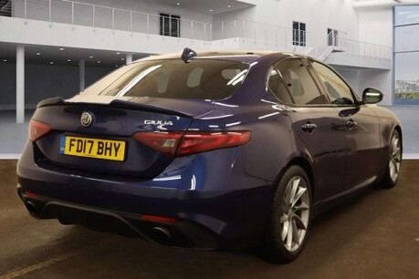 Alfa Romeo Giulia 2.0T Veloce Saloon 4dr Petrol Auto Euro 6 (s/s) (280 ps) 5