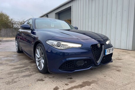 Alfa Romeo Giulia 2.0T Veloce Saloon 4dr Petrol Auto Euro 6 (s/s) (280 ps) 9